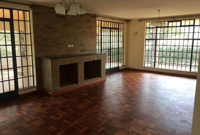 4 Bed House with En Suite at Keraraporn Road