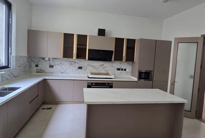 5 Bed Townhouse with En Suite at Lavington Green - 2