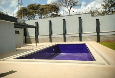 5 Bed Villa with En Suite at Nyari - 3
