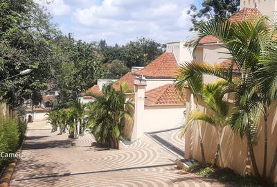 4 Bed Townhouse with En Suite in Westlands Area
