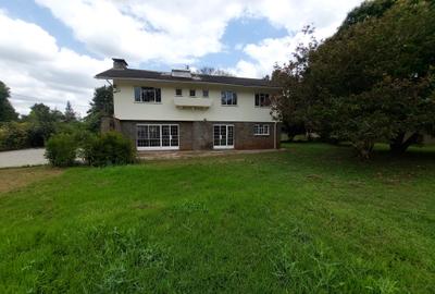 4 Bed House with En Suite at Lavington