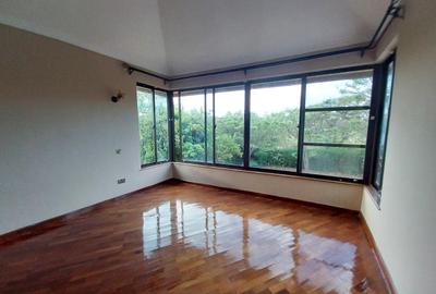 4 Bed Townhouse with Swimming Pool at Ridgeways