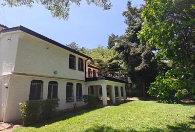 4 Bed House with En Suite in Hill View