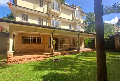 5 Bed Townhouse with En Suite in Lavington