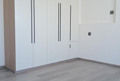 2 Bed Apartment with En Suite in Lavington - 2