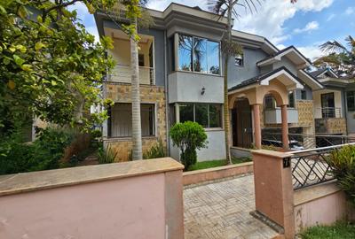4 Bed Townhouse with En Suite in Westlands Area
