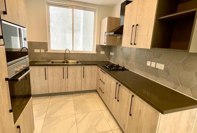 2 Bed Apartment with En Suite in Westlands Area - 3