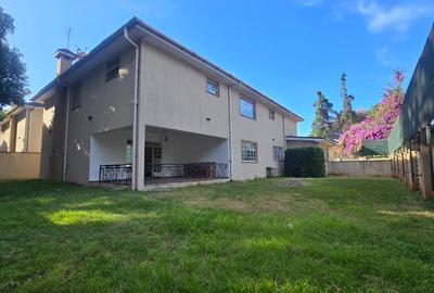 4 Bed House with En Suite in Lavington