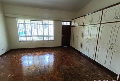 5 Bed Townhouse with En Suite in Kilimani - 2