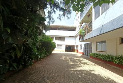 5 Bed Townhouse with En Suite in Westlands Area