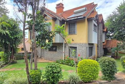 4 Bed Townhouse with En Suite in Kitisuru