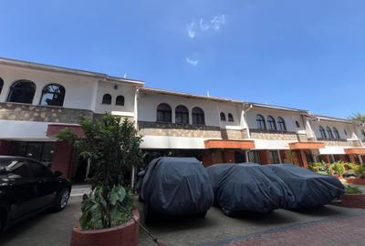 4 Bed Townhouse with En Suite at Brookside