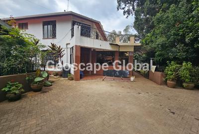 Commercial Property with Parking in Lavington