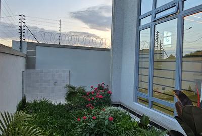 4 Bed House with En Suite at Riverside Drive - 4