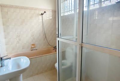 Commercial Property with Service Charge Included in Kileleshwa - 3
