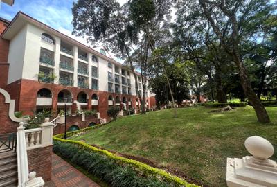 Furnished 3 Bed Apartment with En Suite at Riverside Drive