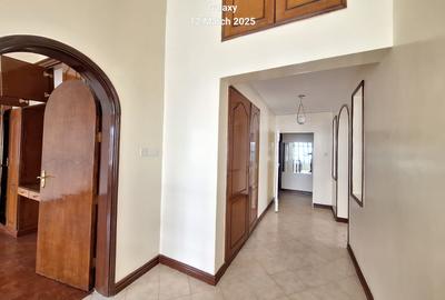 5 Bed Townhouse with En Suite at Riverside Drive - 4