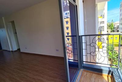 3 Bed Apartment with En Suite at Beach Road - 3