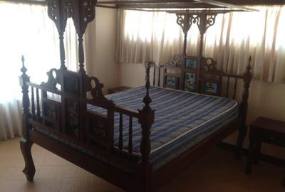 3 Bed Apartment with En Suite at As550 - 4