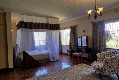 3 Bed House with En Suite in Runda - 2