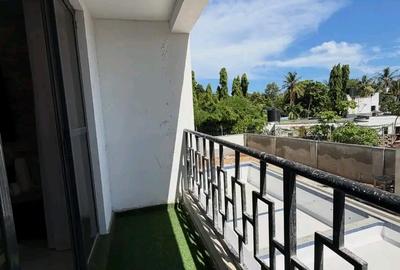 3 Bed Apartment with En Suite in Nyali Area - 2