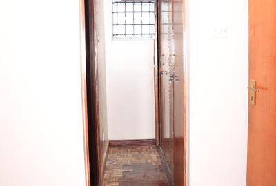 3 Bed Apartment with En Suite in Westlands Area - 4