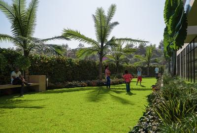 2 Bed Apartment with En Suite in Riverside - 2