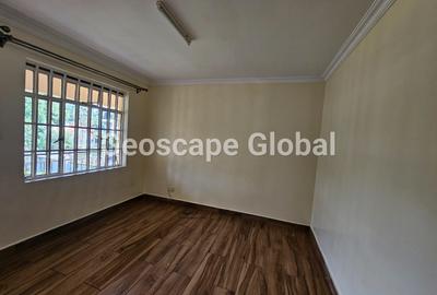 5 Bed House with En Suite in Rosslyn - 4