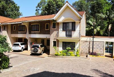 4 Bed Villa with En Suite in Westlands Area