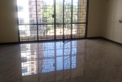 Serviced 2 Bed Apartment with En Suite at Riverside