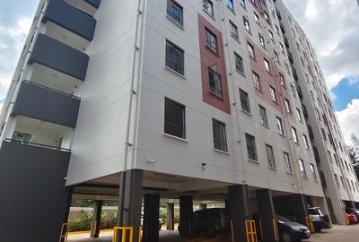 1 Bed Apartment with Swimming Pool in Garden Estate - 2