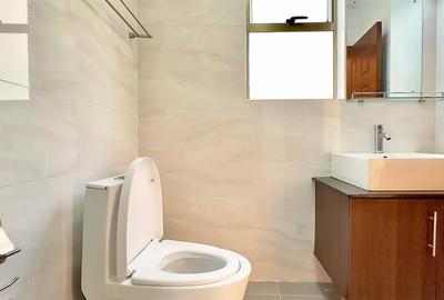 5 Bed Townhouse with En Suite in Lavington - 4