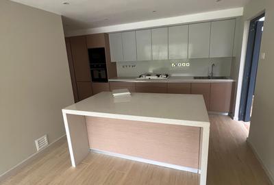 5 Bed House with En Suite at Kyuna