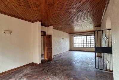 4 Bed House with En Suite in Runda