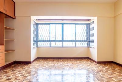 3 Bed Apartment with En Suite in Rhapta Road