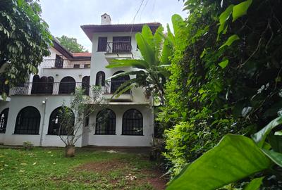 4 Bed Townhouse with En Suite at Lavington Green