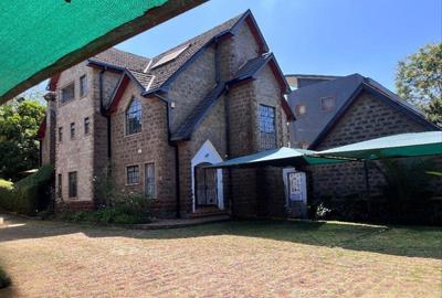 5 Bed Townhouse with En Suite in Lavington