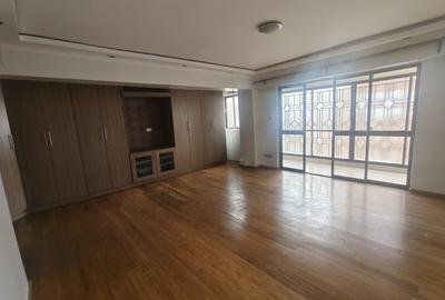 4 Bed Apartment with En Suite in Kilimani - 3