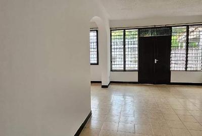 4 Bed Townhouse with En Suite at Nyali