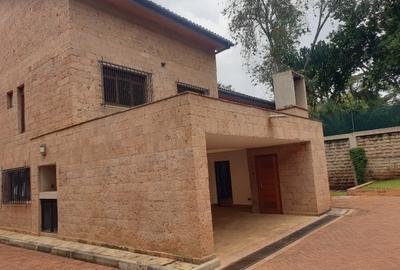 5 Bed House with En Suite at Lavington