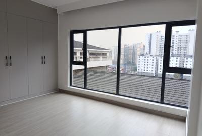 2 Bed Apartment with En Suite at Kindaruma Road - 4