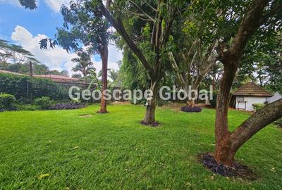 5 Bed House with En Suite in Runda