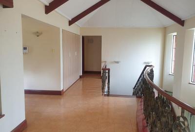 5 Bed House with En Suite in Runda