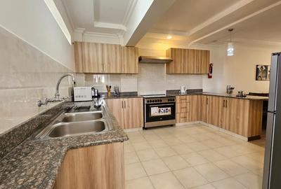 2 Bed Apartment with En Suite in Riverside - 3