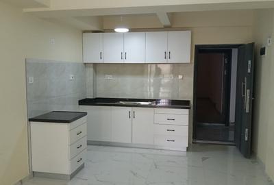 2 Bed Apartment with En Suite at Kilimani Estate Nairobi