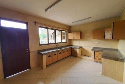 3 Bed Apartment with En Suite at Links Road