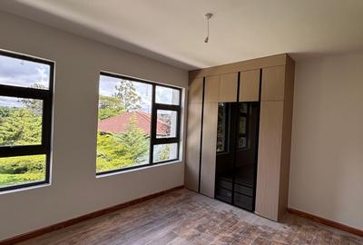6 Bed Townhouse with En Suite in Lavington - 3