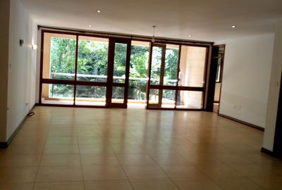 3 Bed Apartment with En Suite in Riverside