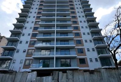 2 Bed Apartment with En Suite in Brookside