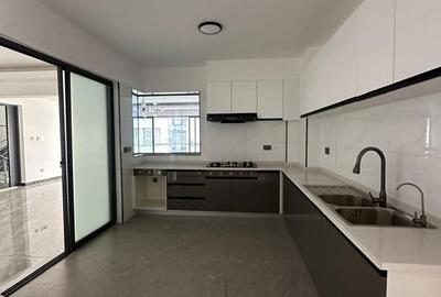 4 Bed Apartment with En Suite at Othaya Road - 4